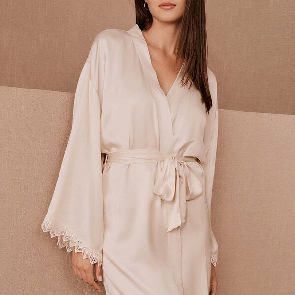 Robe de Chambre Manches Amples en Satin pour Femme "Kimono Blanc"