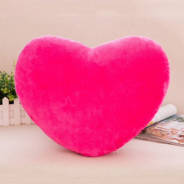 Peluche pleine d'amour en forme de cœur