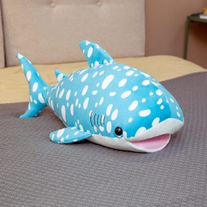 Douce peluche xxl en forme de requin