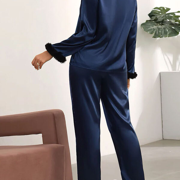 Pyjama Bleu Marine Pour Femme En Satin "Rêverie Nocturne"