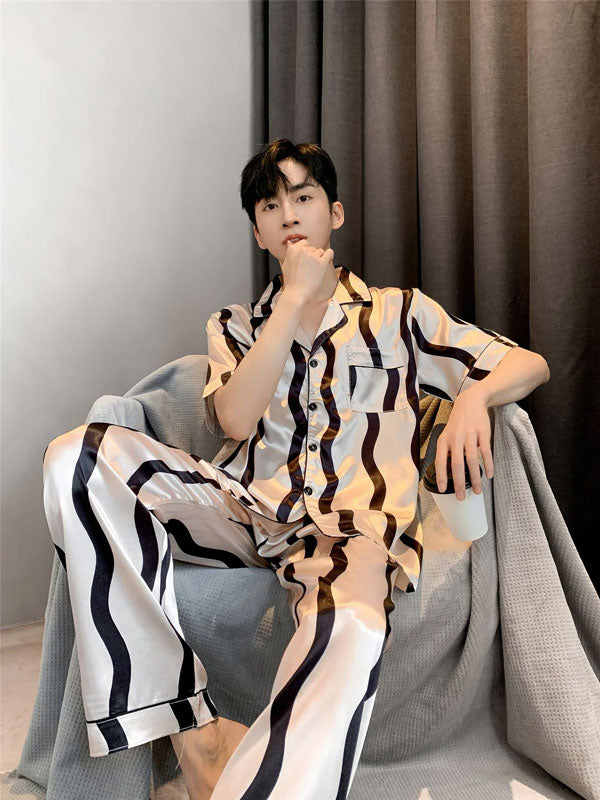 Pyjama D'été Pour Homme En Satin Argenté "Évasion Nocturne"