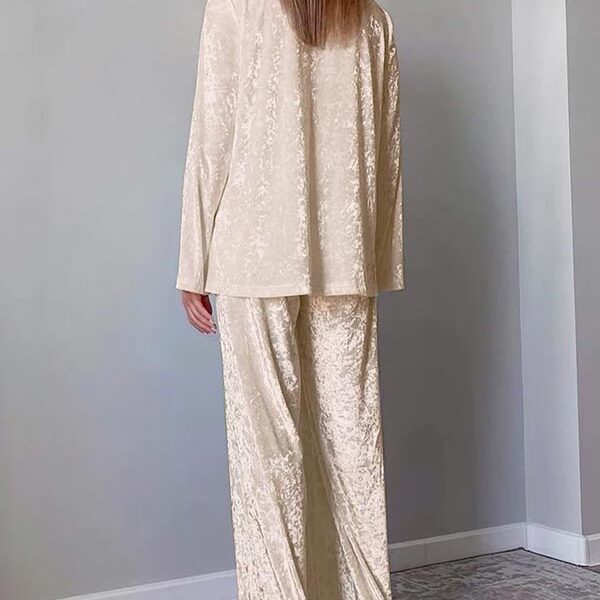 Pyjama Crème En Velours Pour Femme "Éclat d'Opale"